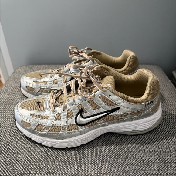 P-6000 Nike Tan and White Athletic Shoes M6 W7.5